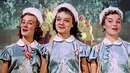 Эта новогодняя песенка была об ужасных событиях в СССР: ее поют на каждом утреннике