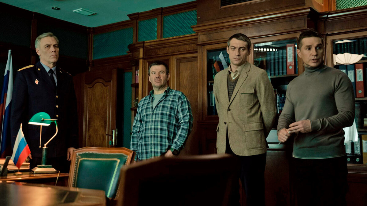 Кадр из сериала «Вне закона»