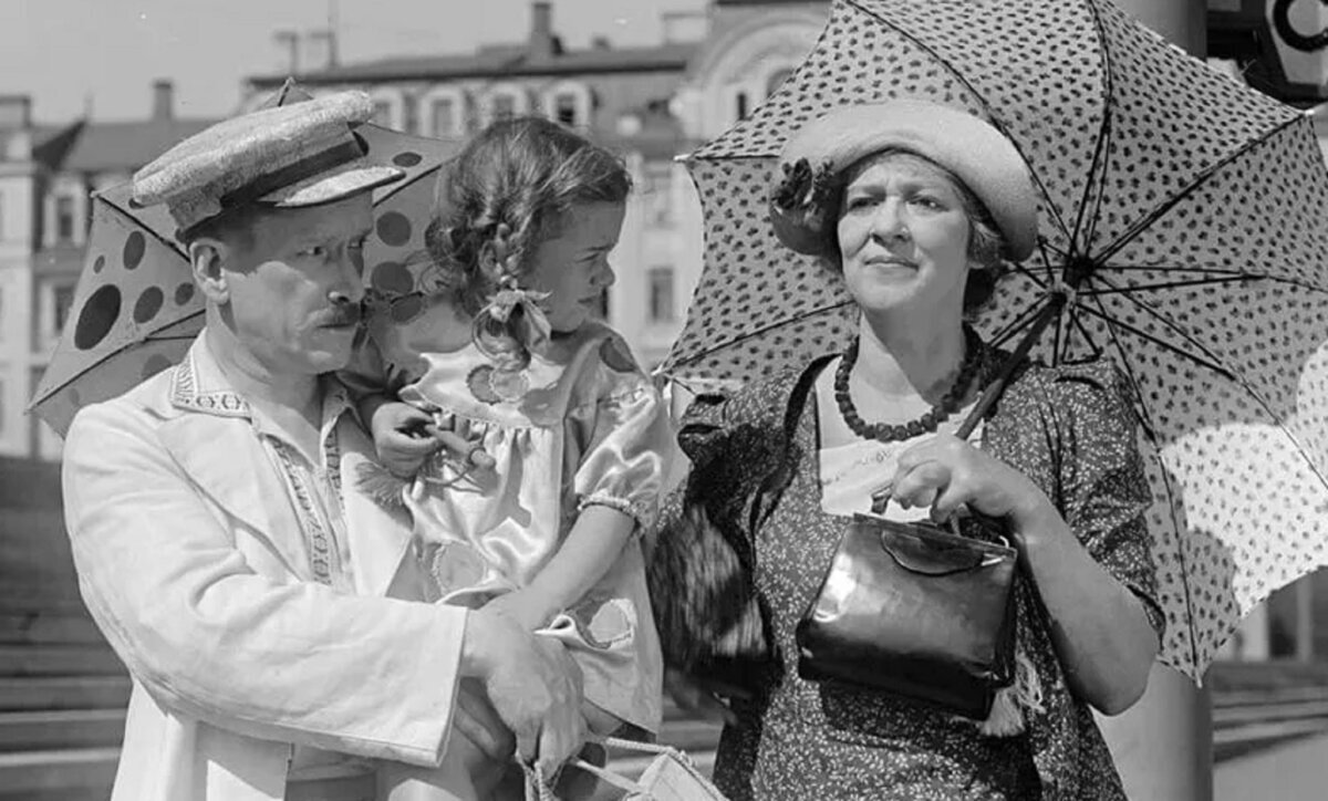 Кадр из фильма «Подкидыш» (1939)