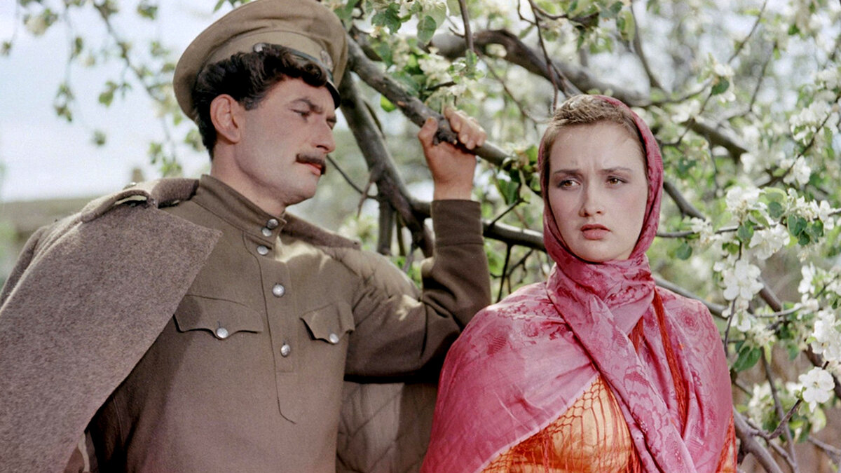 В СССР никого не смущал этот пошлый фильм: в России лента под запретом