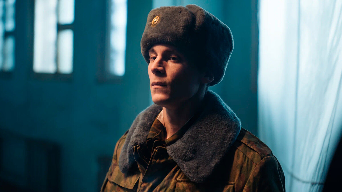Кадр из сериала "Аутсорс"