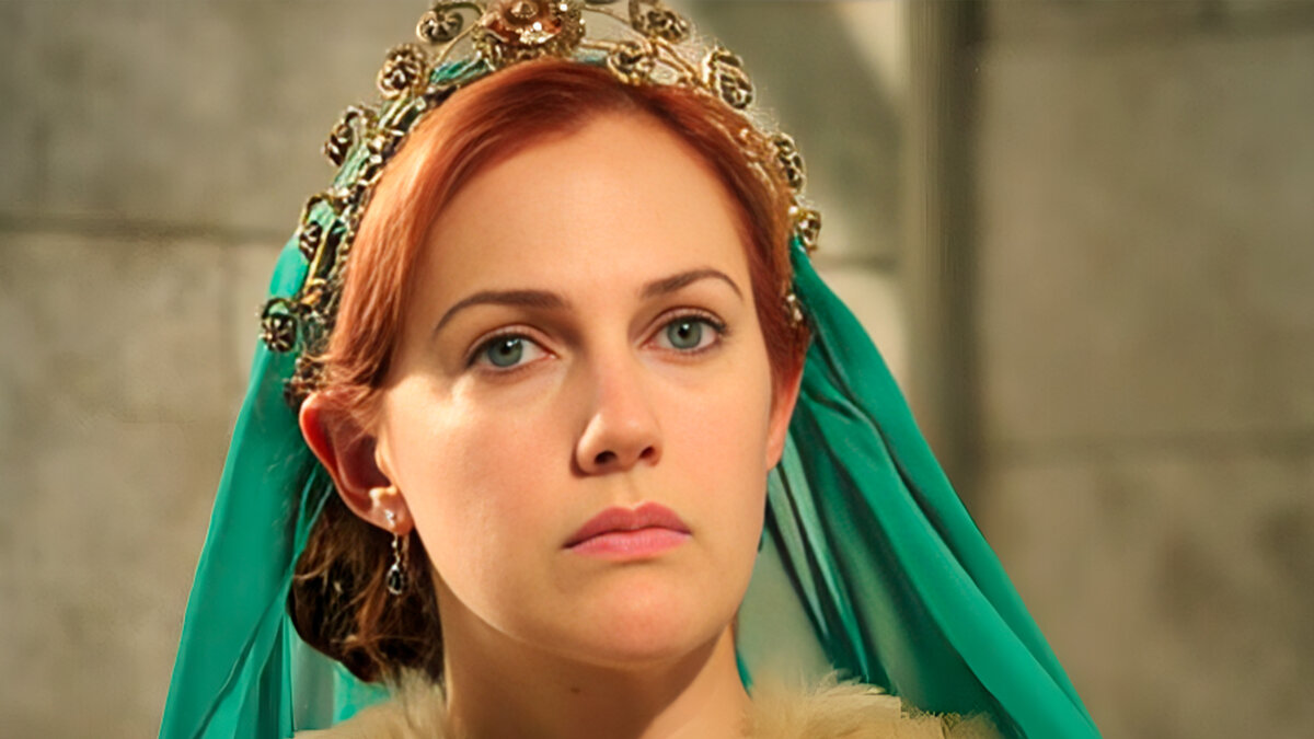 Мерьем Узерли в сериале «Великолепный век»