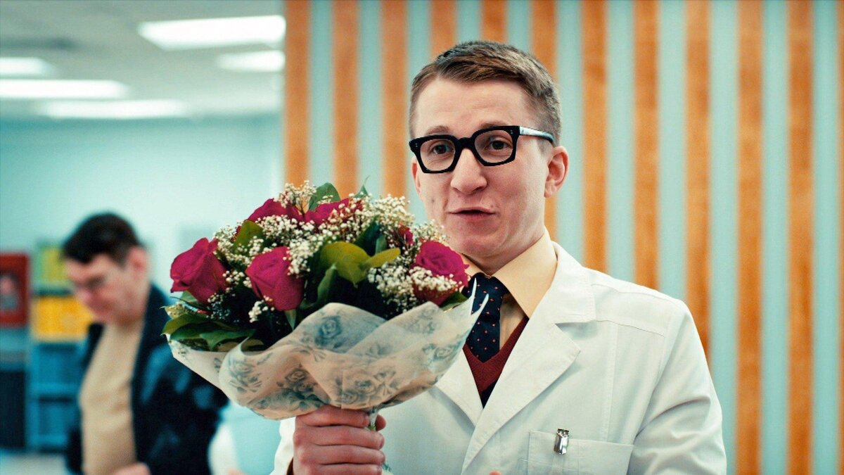 Разочаровался в профессии и надел фартук: куда исчез зануда Левин из сериала «Интерны»