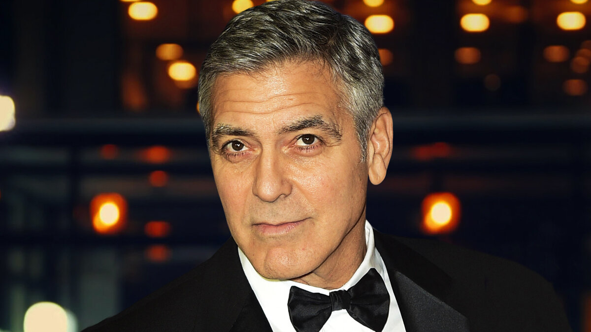 Его знает каждый: российский «голос» Джорджа Клуни оказался редким красавчиком