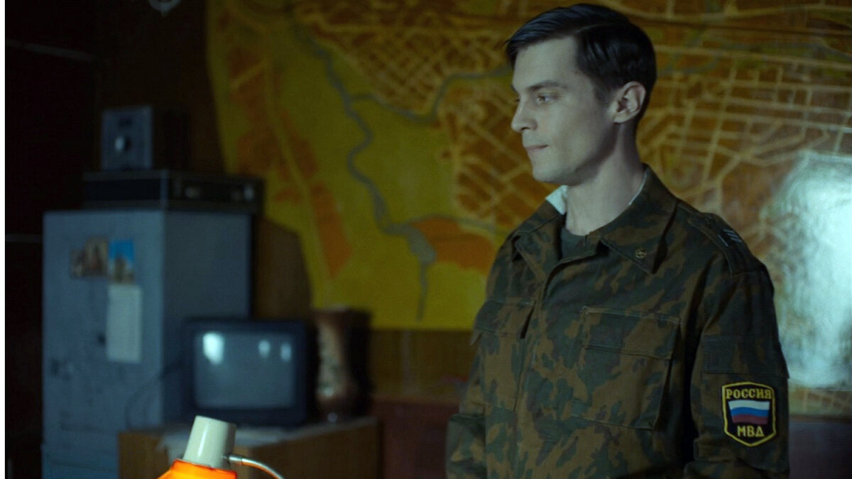 Кадр из сериала "Аутсорс"