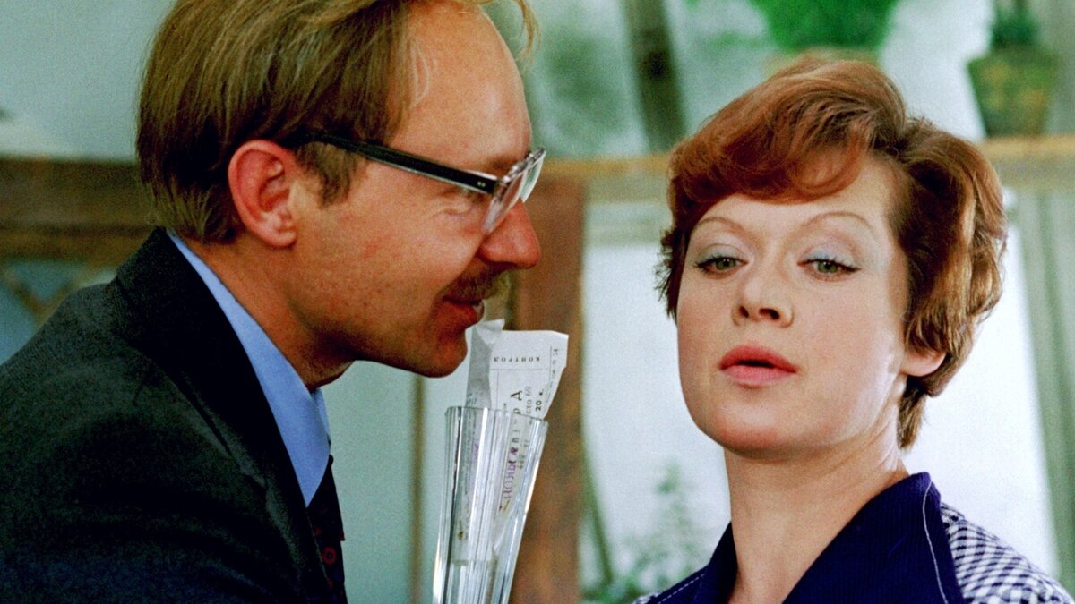 Кадр из фильма «Служебный роман»