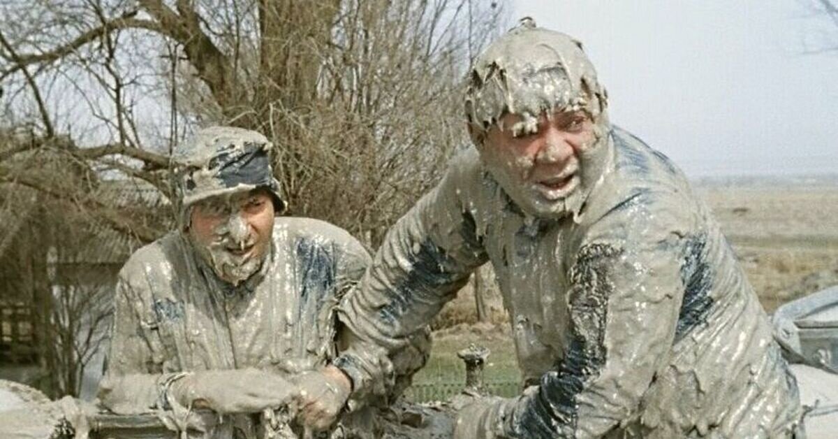 Ляп поймут лишь шоферы: сцена с бетономешалкой в «Джентльменах удачи» стала культовой – но в реальности актеры переломали бы руки и ноги