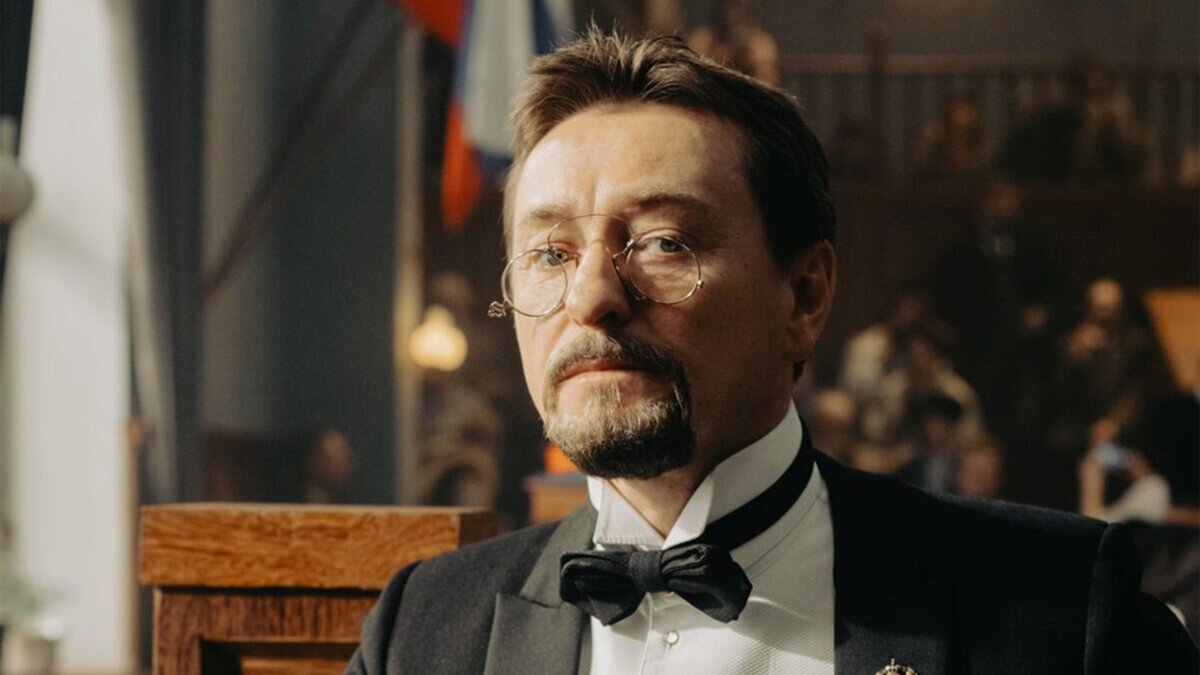 Сергей Безруков в сериале «Плевако»