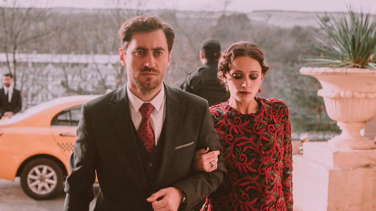 Кадр из сериала «Цыгане. Улица Шекспира»