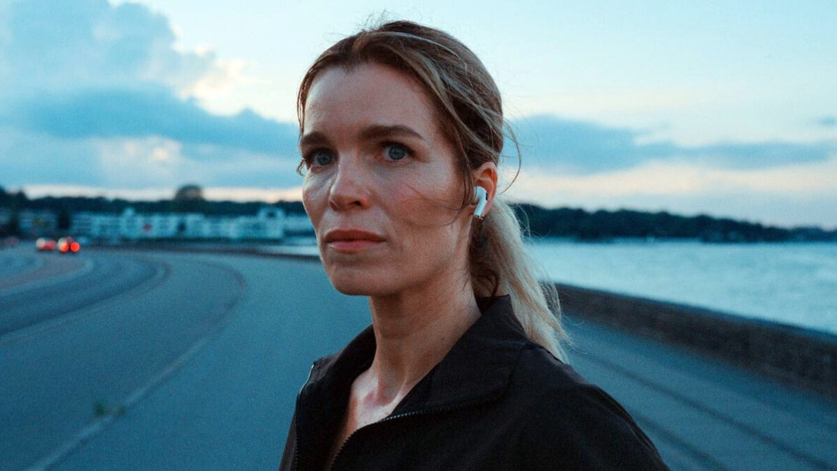 Кадр из сериала «Тайны по соседству»