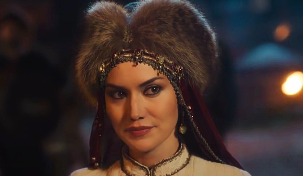 «Захватывает дух»: в сеть слили закадровые съемки нового сериала с Фахрие Эвджен