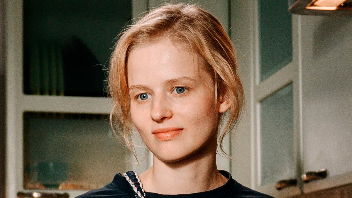 Кадр из сериала ««Между нами химия»