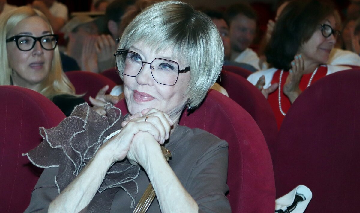 «Исправлять что-либо уже поздно»: хирург оценил очередные изменения во внешности Веры Алентовой 