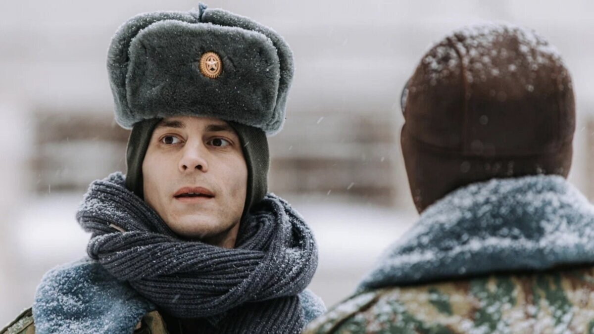 Кадр из сериала «Аутсорс» (2025)