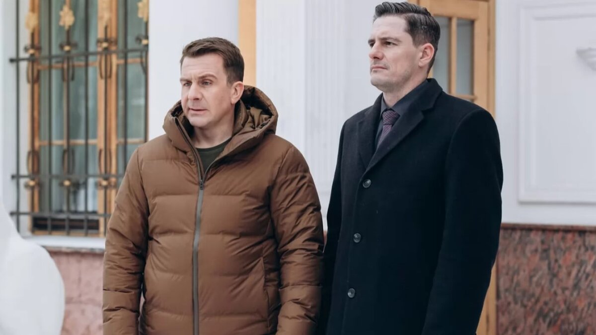 «Денис, это звучит солидно»: только знатоки смогут продолжить эти цитаты из сериала «Невский»