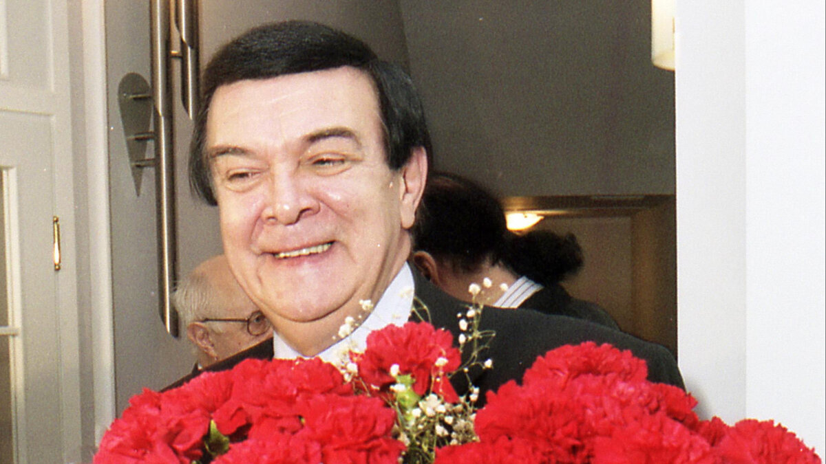 Магомаев знал толк не только в музыке, но и в еде: готовил специально для гостей нежнейшее мясо
