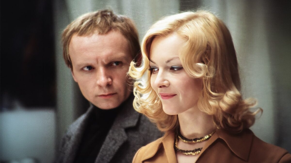 Кадр из фильма «Ирония судьбы, или С легким паром» (1976)