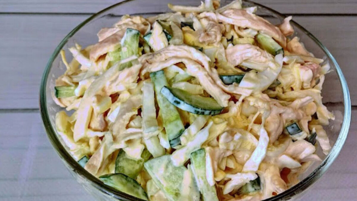 Без майонеза и колбасы: низкокалорийный салат «Худеюшка» можно есть даже после 6 вечера