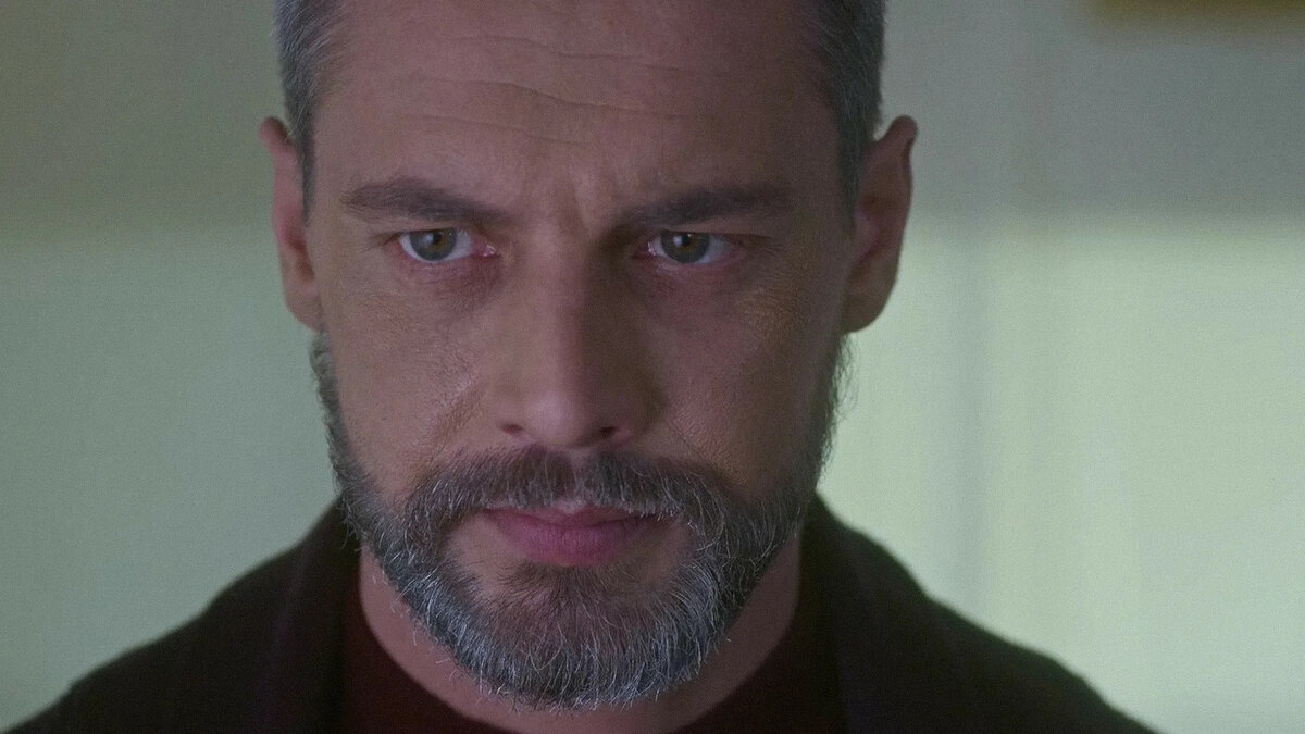 Актриса-любовница и обладательница красивых щиколоток: Антон Батырев и его любимые женщины