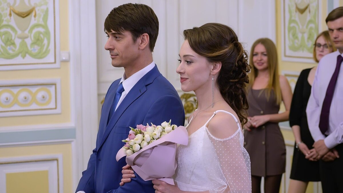 Кадр из сериала «Зеркало для оборотня»