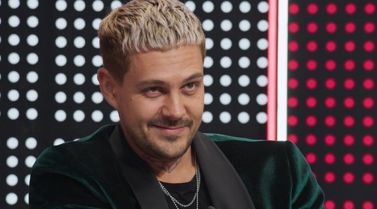 Милош Бикович в сериале «Дайте шоу»
