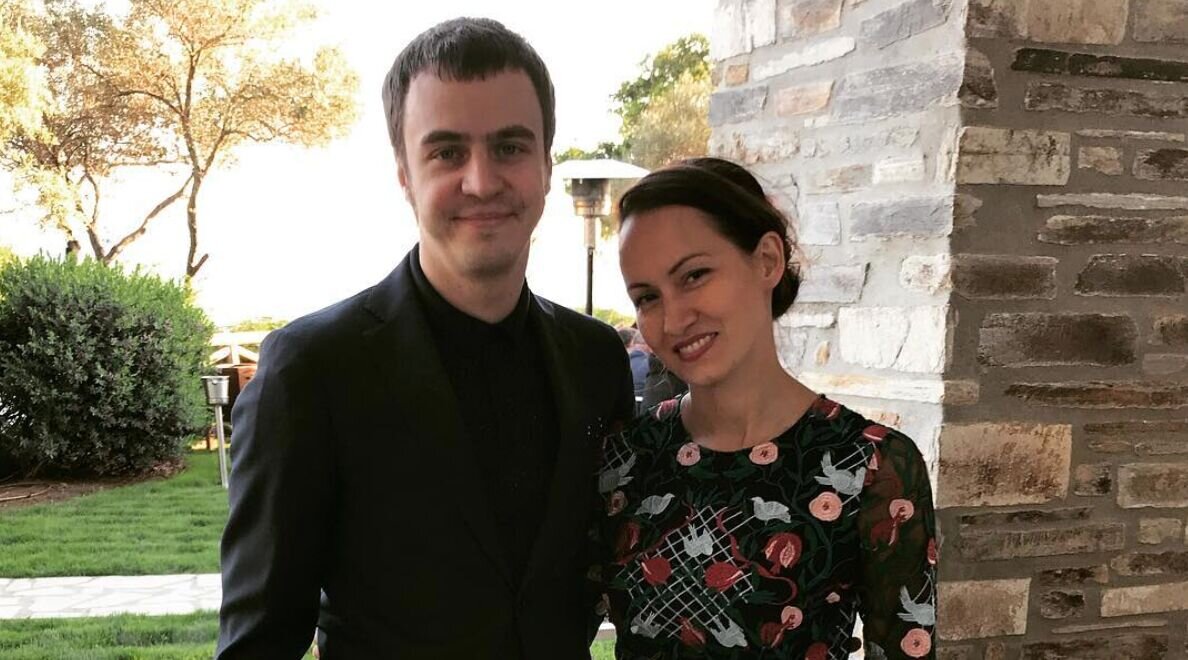 Жена абрамова. Жена Ивана Абрамова. Иван Абрамов с женой. Комик Иван Абрамов с женой. Комик Иван Абрамов и его жена.