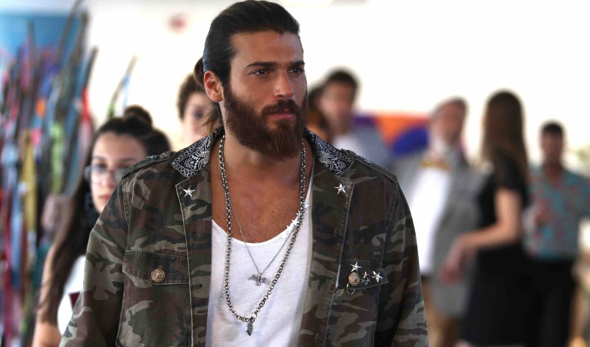 Джан Яман в сериале «Ранняя пташка»