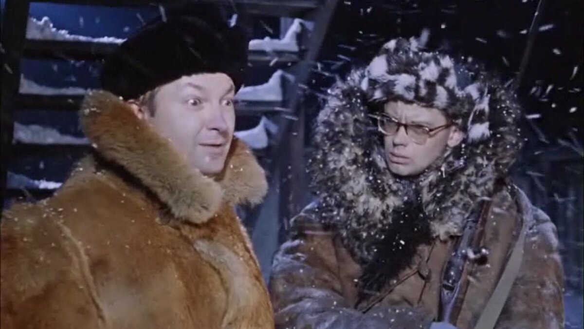 «Вот он, наш Нолан»: в сцене с Трусом и Шуриком в «Операции “Ы”» Гайдай зашифровал гениальную отсылку — ее поняли годы спустя «Вот он, наш Нолан»: в сцене с Трусом и Шуриком в «Операции “Ы”» Гайдай зашифровал гениальную отсылку — ее поняли годы спустя