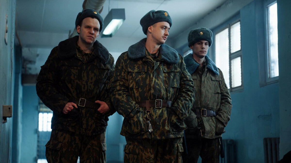Кадр из сериала «Аутсорс»