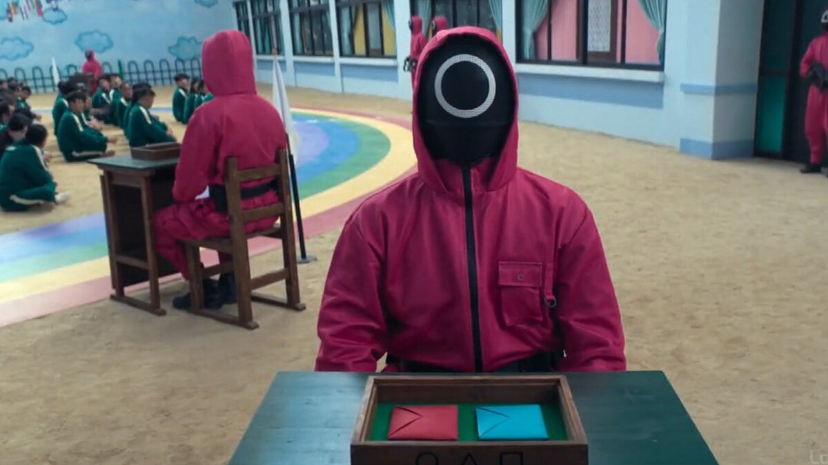Кадр из сериала «Игра в кальмара» (2021-2024)