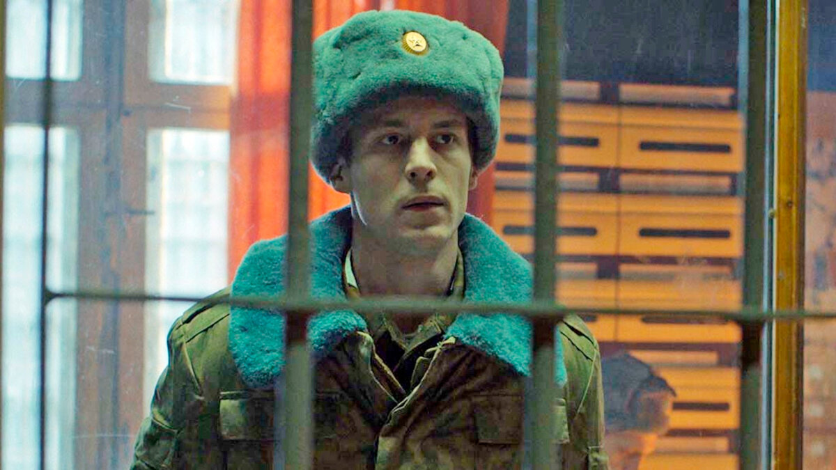 Кадр из сериала «Аутсорс» (2025)