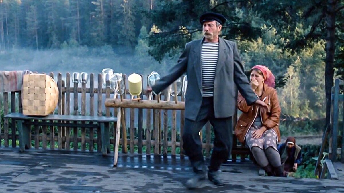 Кадр из фильма «Любовь и голуби»