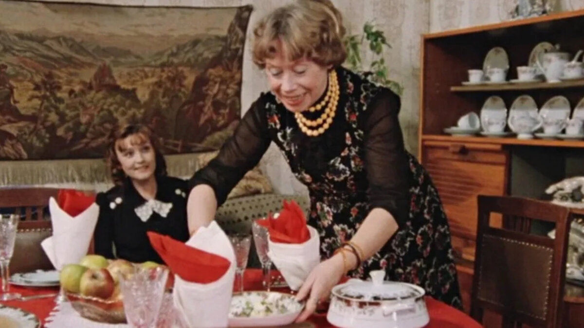 Слава Богу канули в Лету: 3 странных семейных привычки, которые были популярны в СССР