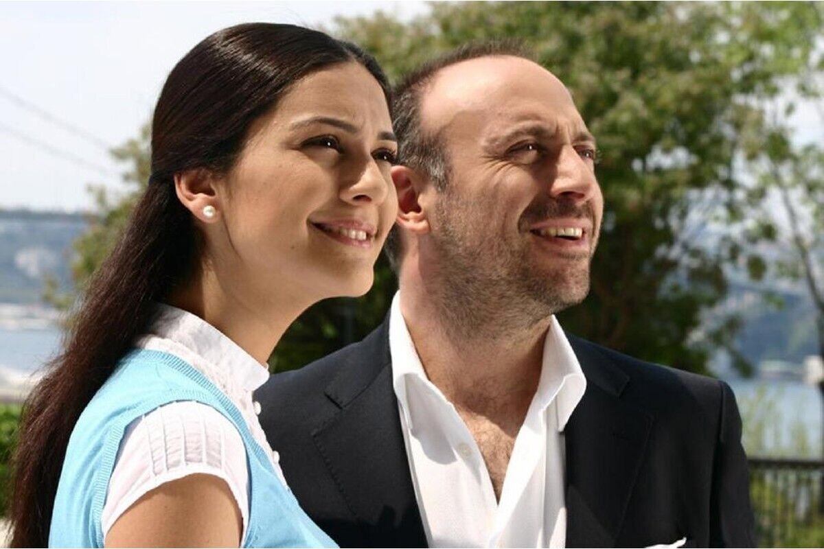 6 times when couples from Turkish TV series fell in love with reality 6 times when couples from Turkish TV series fell in love with reality
