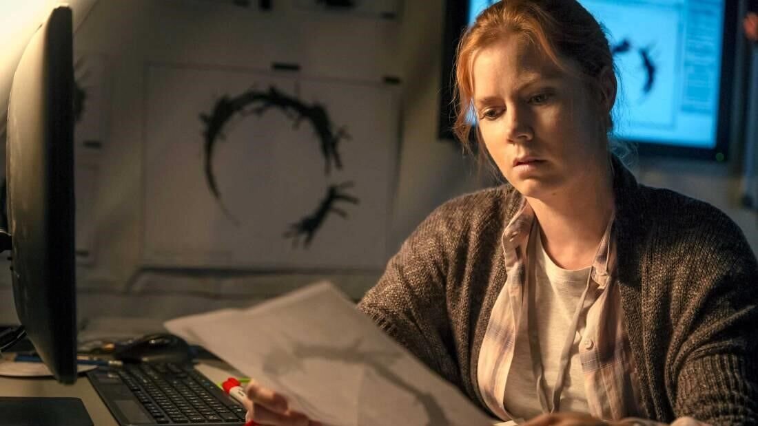 5 Great Movies with Unexpected Endings and High Ratings You Shouldn't Miss Still from the movie "Arrival" (2016)