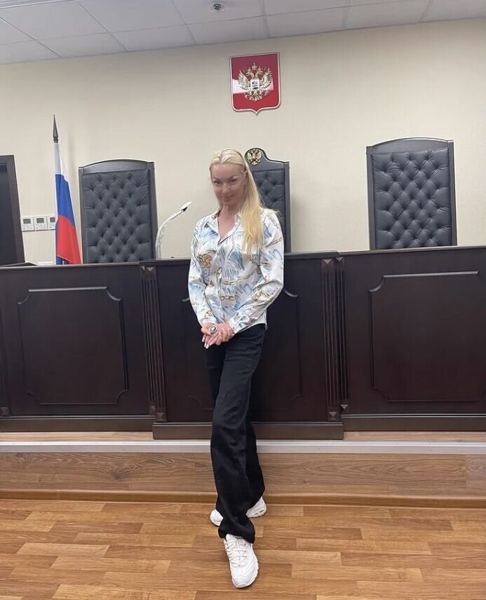 She was disgraced in front of everyone: Volochkova, who appeared in court, was trampled