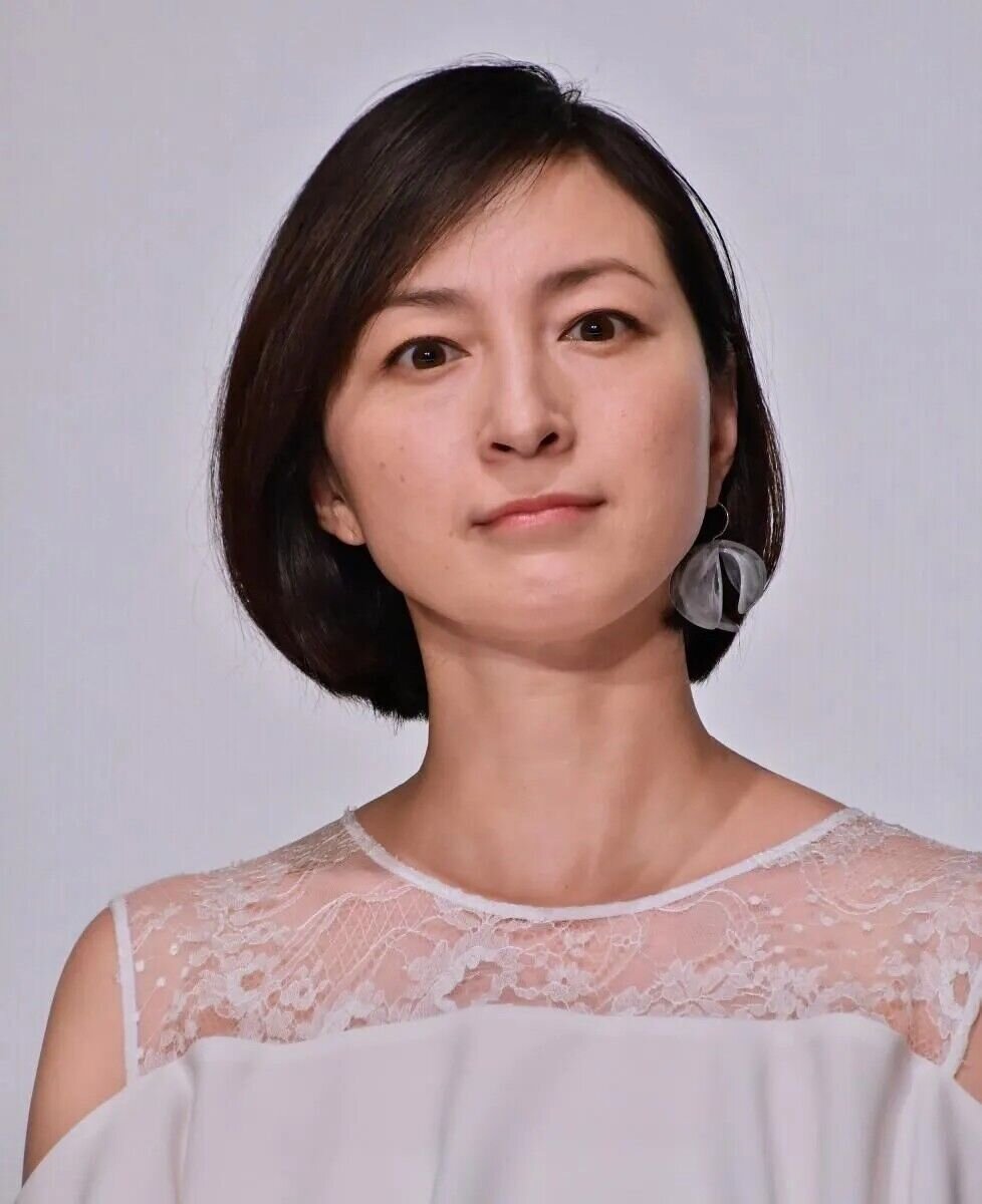 Хиросуэ Рёко / Hirosue Ryoko