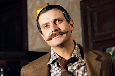 В СССР фильме о Холмсе обожали, но эту «Собаку Баскервилей» решили запретить и сжечь: даже Брежневу не показали, а вам — запросто