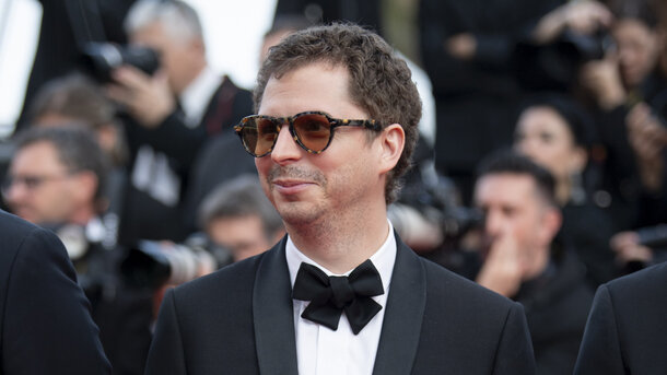 Michael Cera on Finding His Way Into Wes Anderson’s World — With Bugs, Glasses, and a Bizarre Accent