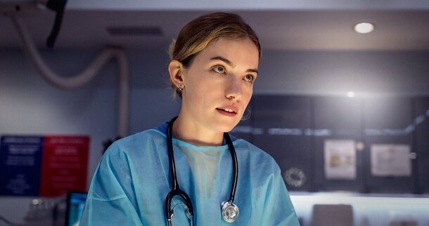 Ответ «Больнице Питт» и «Анатомии страсти» от Netflix провалился: сериал c 48% на RT закрыли после первого же сезона 