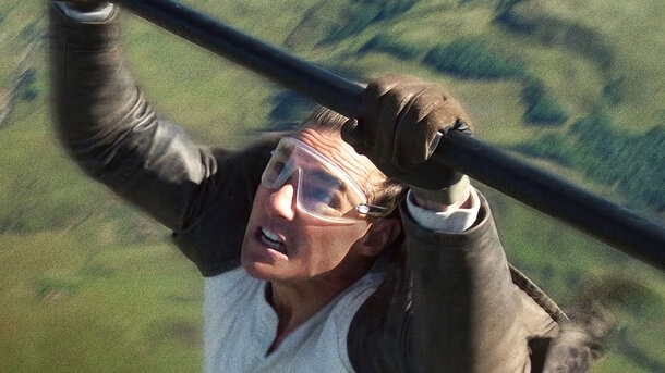 The King of Thrills: Tom Cruise Surprises Fans with Rooftop Stunt Before 'Mission: Impossible' Intro