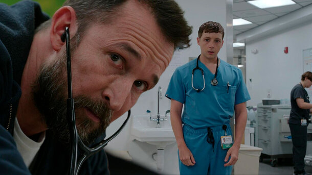 15 серий — 15 часов хаоса: у «Питта» 95% на Rotten Tomatoes — объявлена дата премьеры 2 сезона и самой тяжелой смены сериала (свежий трейлер)