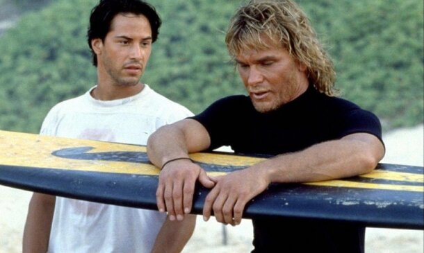 Культовый боевик 90-х вернут на экраны: кто заменит Киану Ривза и Патрика Суэйзи в фильме «На гребне волны»