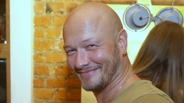 «Тебя всего ломает»: секс-символ Никита Панфилов развеял главный миф о съемках эротических сцен