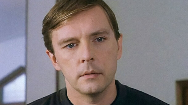 Завязал с кино и выпивкой: Ларин из «Улиц разбитых фонарей» теперь не влезает даже в XXL