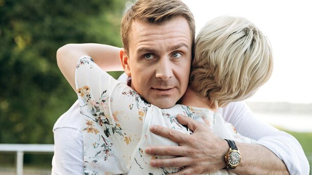 Попросили ИИ назвать 3 российских сериала круче «Невского»: выбрал мемный проект нулевых и 2 хита, попавших на Netflix