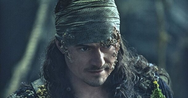 Бессмертный и бессердечный: Уилл Тернер должен был погибнуть в «Пиратах Карибского моря 5», но логику фильма сожрали акулы