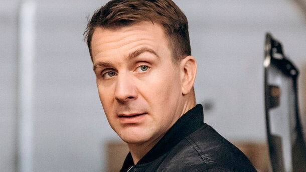 «Невский» вышел из чата: 4 фильма с Антоном Васильевым, где он предстает в неожиданных ролях