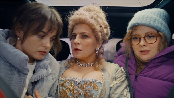 «Лёгкий, весёлый, забавный»: после просмотра «Шальной императрицы» с Пеговой зрители выходят из зала с улыбками и уверенно ставят 7.7 «Лёгкий, весёлый, забавный»: после просмотра «Шальной императрицы» с Пеговой зрители выходят из зала с улыбками и уверенно ставят 7.7