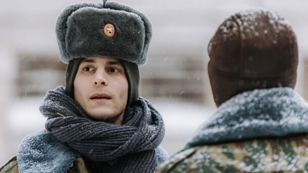 Кадр из сериала «Аутсорс» (2025)